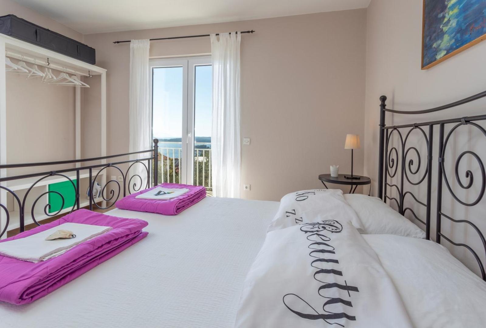 Peaceful Apartment With Beautiful View ฮวาร์ ภายนอก รูปภาพ