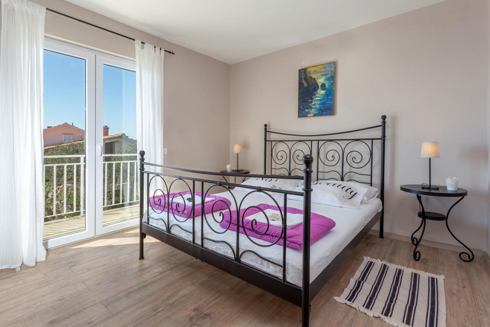Peaceful Apartment With Beautiful View ฮวาร์ ภายนอก รูปภาพ