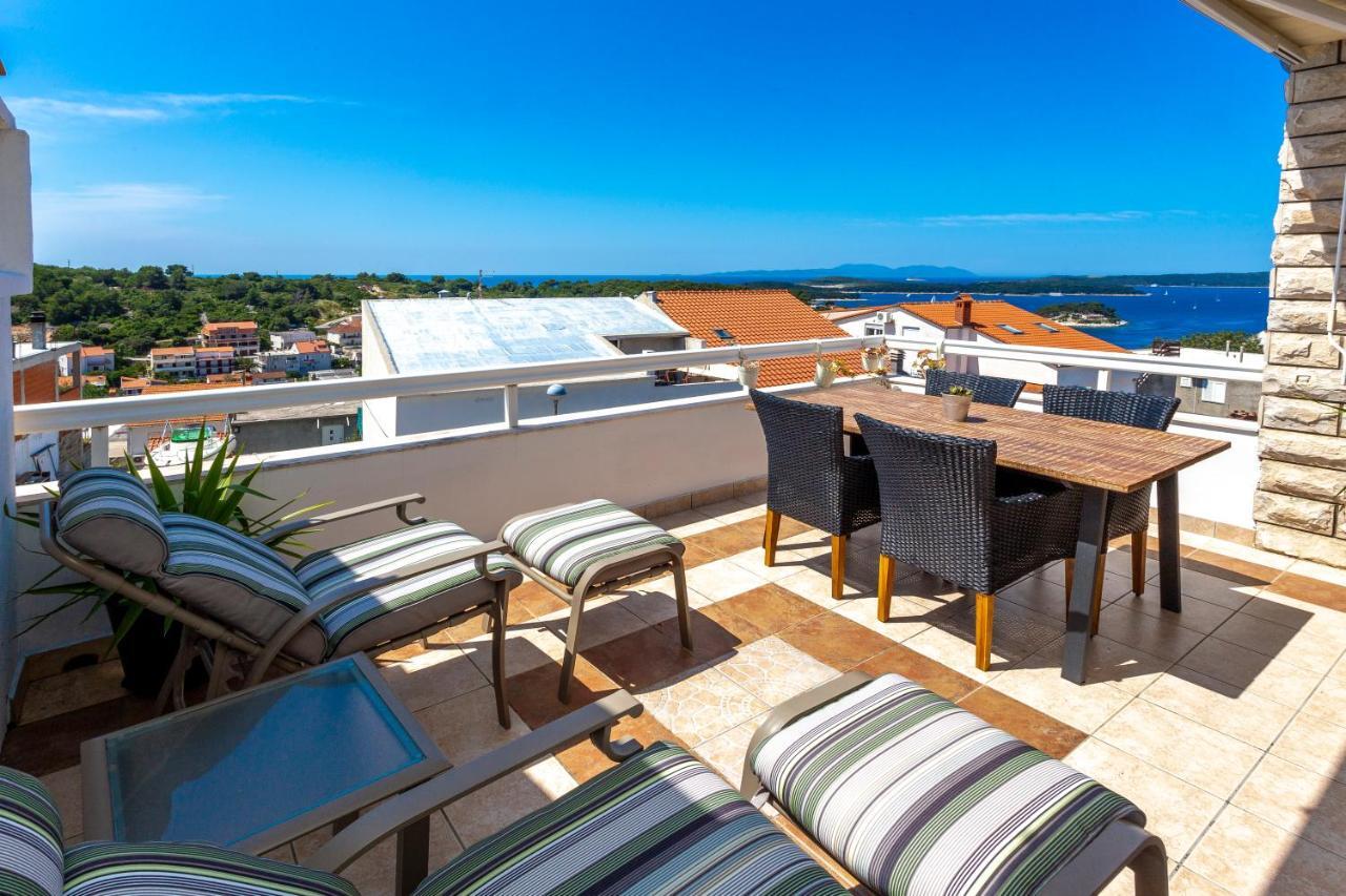 Peaceful Apartment With Beautiful View ฮวาร์ ภายนอก รูปภาพ